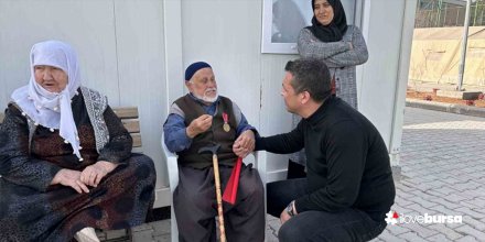 Depremzede Kıbrıs Gazisi'nden Kayseri'ye ve Başkan Büyükkılıç'a teşekkürlerini sundu.