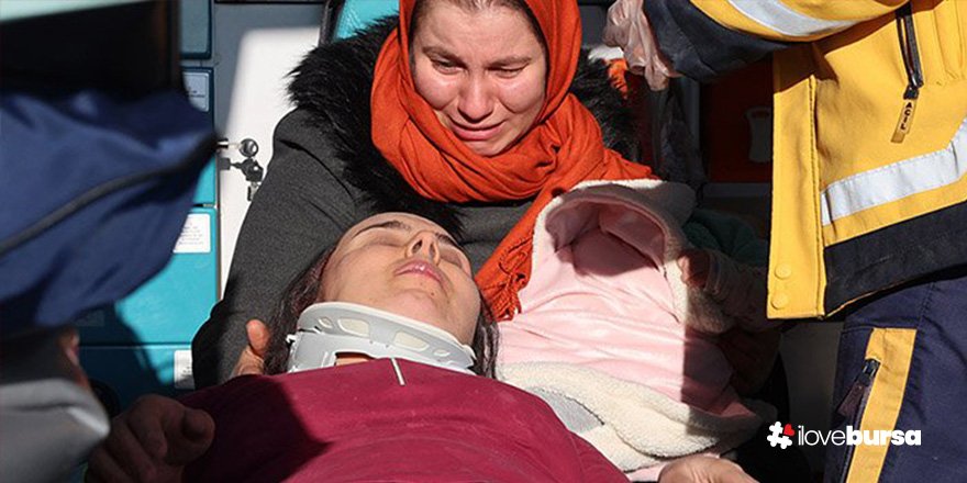 Bir Anne ve bebeği Hatay'daki depremden 29 saat sonra enkaz altından sağ çıkartıldı