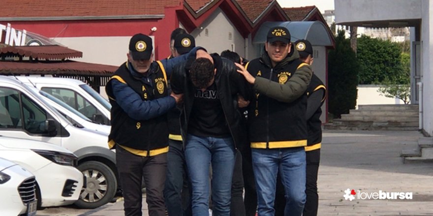 Gasp edilen 2 işçi mimikleri sayesinde kurtuldu
