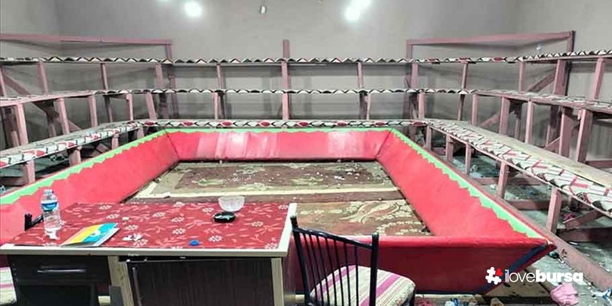 Iğdır'da horoz dövüşü organize eden 102 kişiye 464 bin 508 lira cezası uygulandı.