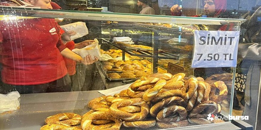 İstanbul'da Simit 7,5 TL'ye Satılmaya Başlandı!