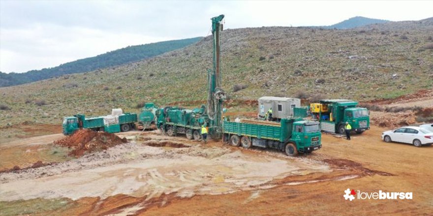 Kahramanmaraş-Pazarcık merkezli depremden sonra afetzedelerin su ihtiyacını karşılamak için yeni kuyular açılıyor