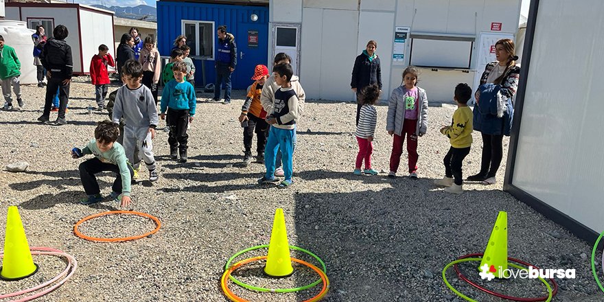 Nilüfer Belediyesi Samandağ’daki konteyner kente 40 adet konteyner daha gönderdi!